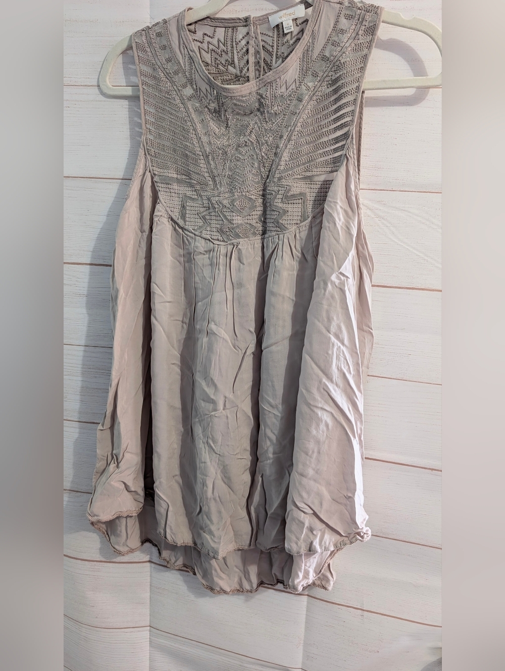 Aritzia Wilfred Embroidered Silk Detail Flowy Tank Blouse  Size Medium